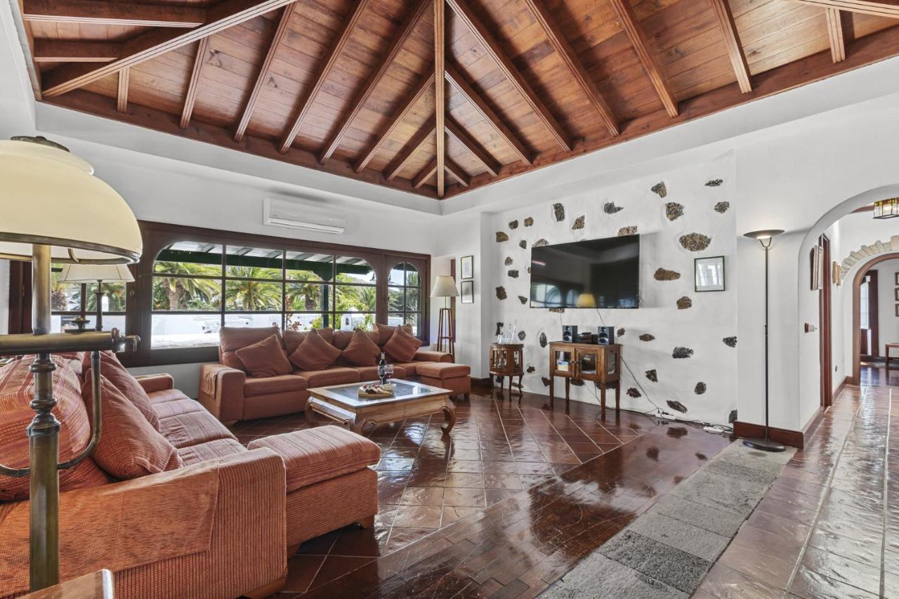 Villa Haria Lux By Escapehome المظهر الخارجي الصورة